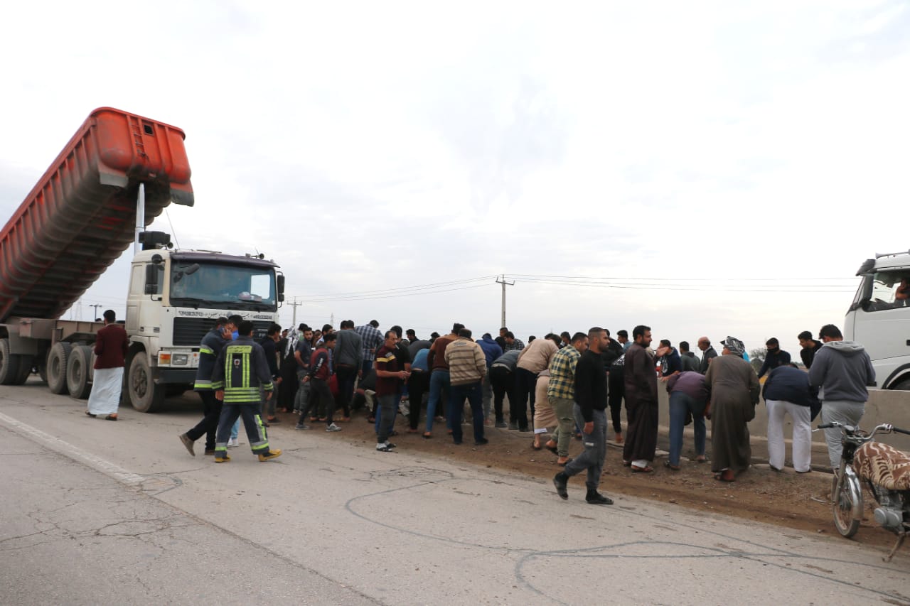 سقوط پراید در کانال آب جاده آبادان به اهواز
