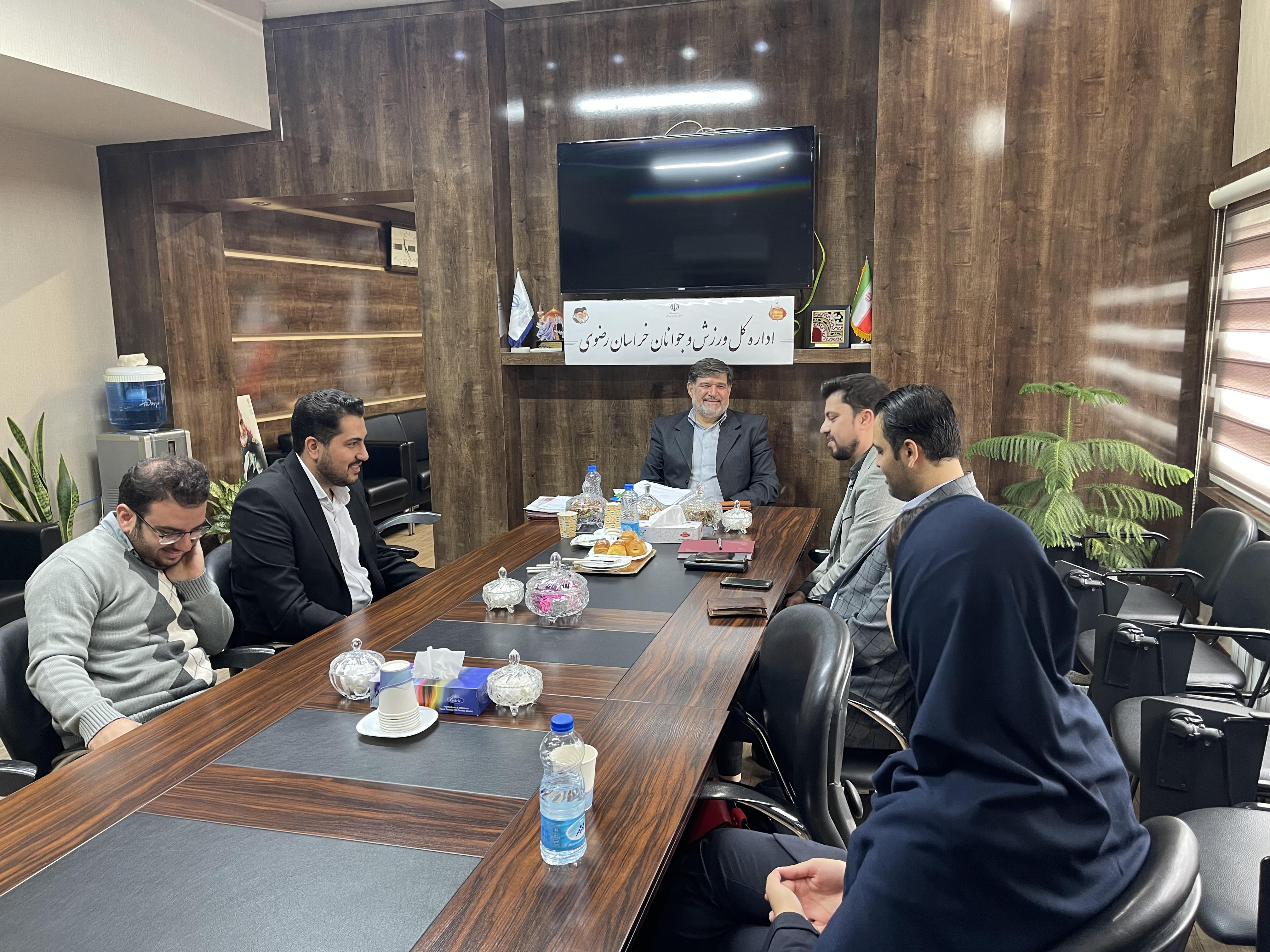 دیدار مدیرکل ورزش و جوانان استان با خبرنگاران خبرگزاری برنا