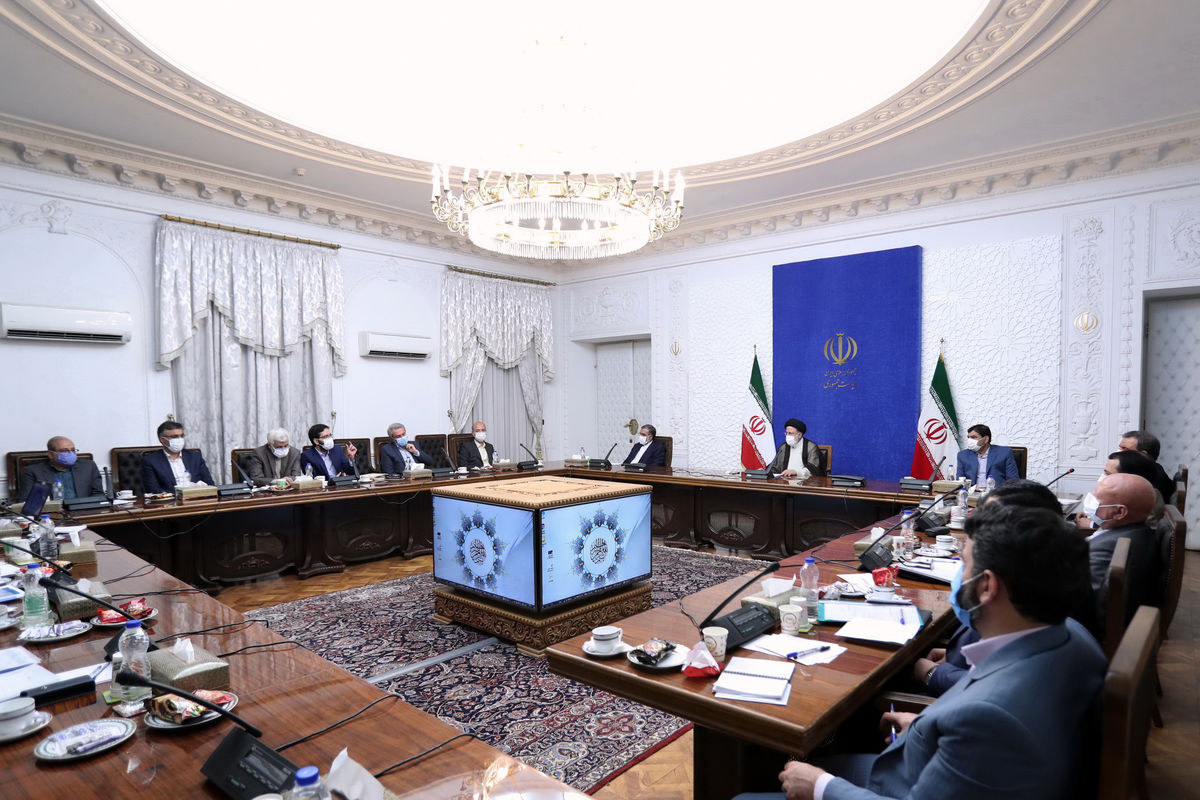 دستگاههای اجرایی برنامههای خود را برای اصلاح الگوی مصرف پیشنهاد دهند / ضرورت تأمین انرژی پایدار برای رشد اقتصاد ایران/ بررسی شیوه تأمین و عرضه انرژی پایدار برای بلندمدت