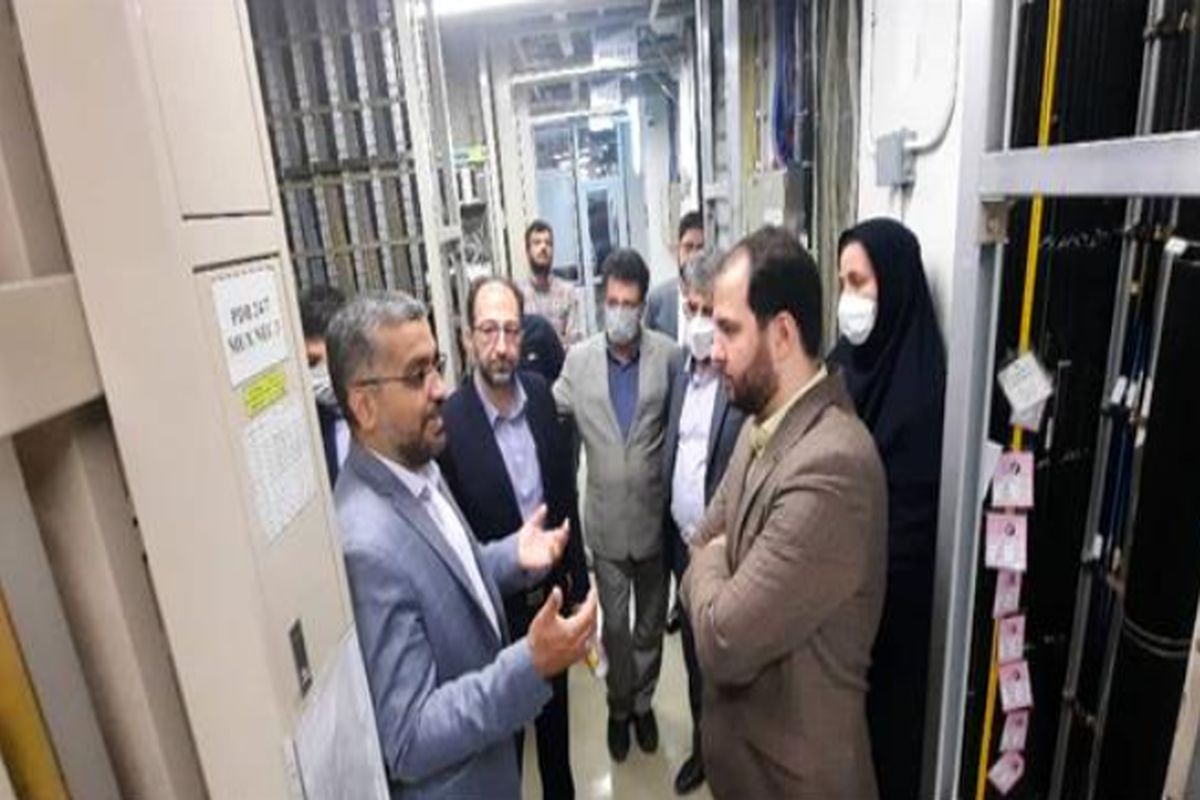 بازدید زیرساختی‌ها از زیرساخت اینترنت مشهد
