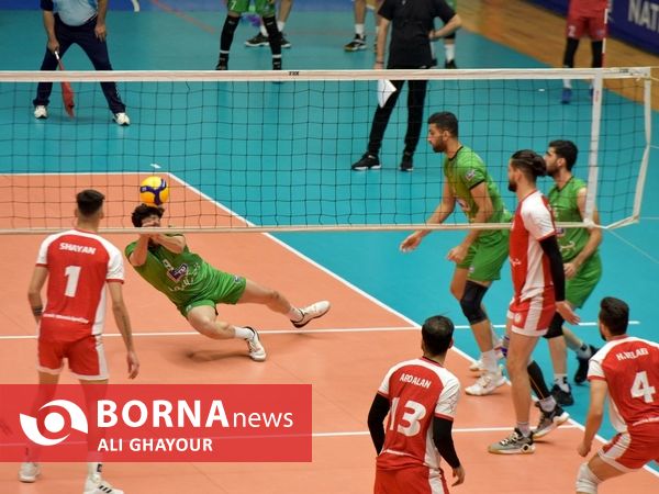 دیدار تیم های والیبال شهرداری ارومیه - لبنیات هراز آمل