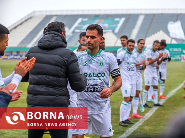 دیدار تیم های فوتبال آلومینیوم - گل گهر