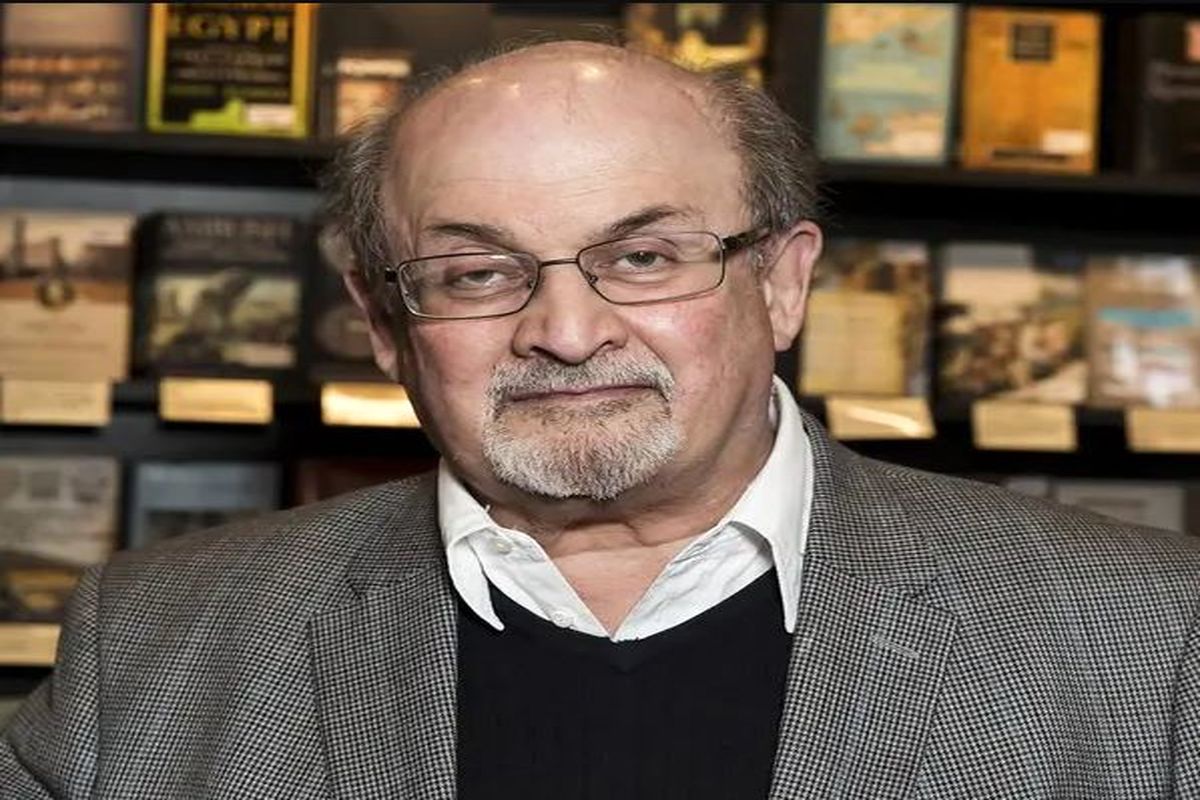  چشم سلمان رشدی کور و یک دست وی از کار افتاد 