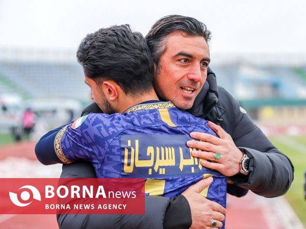 دیدار تیم های فوتبال آلومینیوم - گل گهر