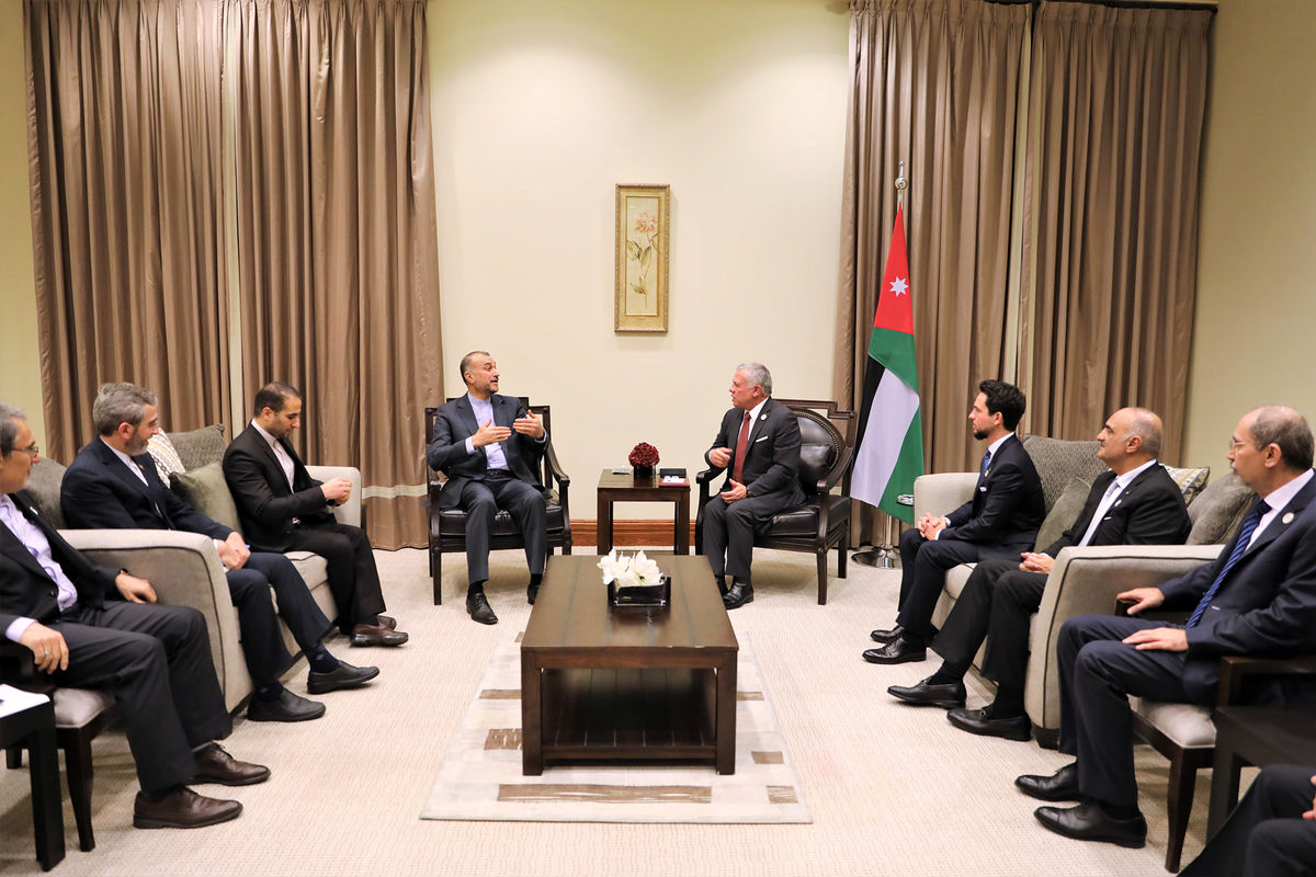 دیدار وزیر امور خارجه جمهوری اسلامی ایران با پادشاه اردن