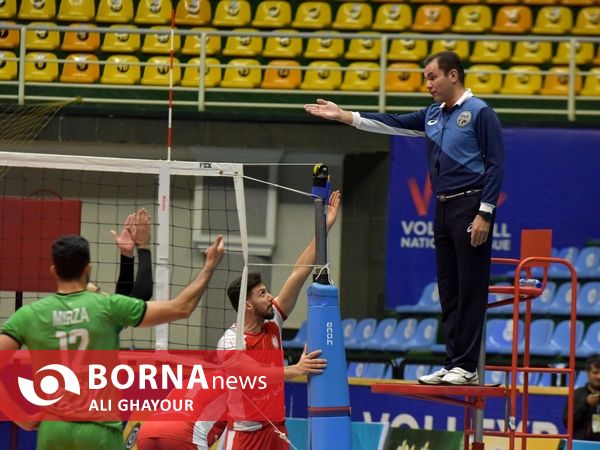 دیدار تیم های والیبال شهرداری ارومیه - لبنیات هراز آمل