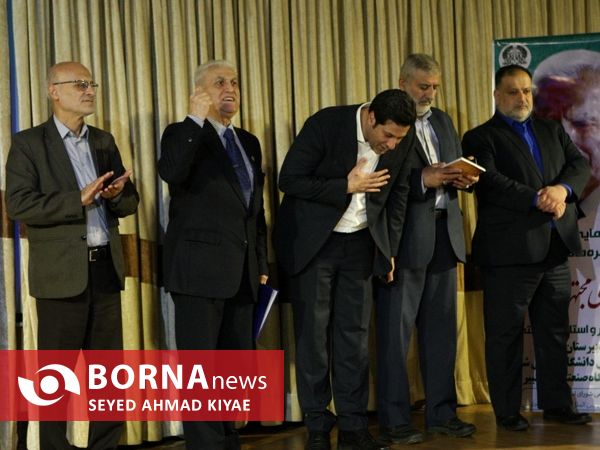 رونمایی از تندیس دکتر مجتهدی بنیانگذار دانشگاه صنعتی شریف