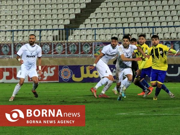 دیدار تیم های فوتبال ملوان  بندرانزلی _نفت مسجد سلیمان 