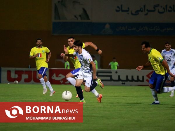 دیدار تیم های فوتبال صنعت نفت - پیکان