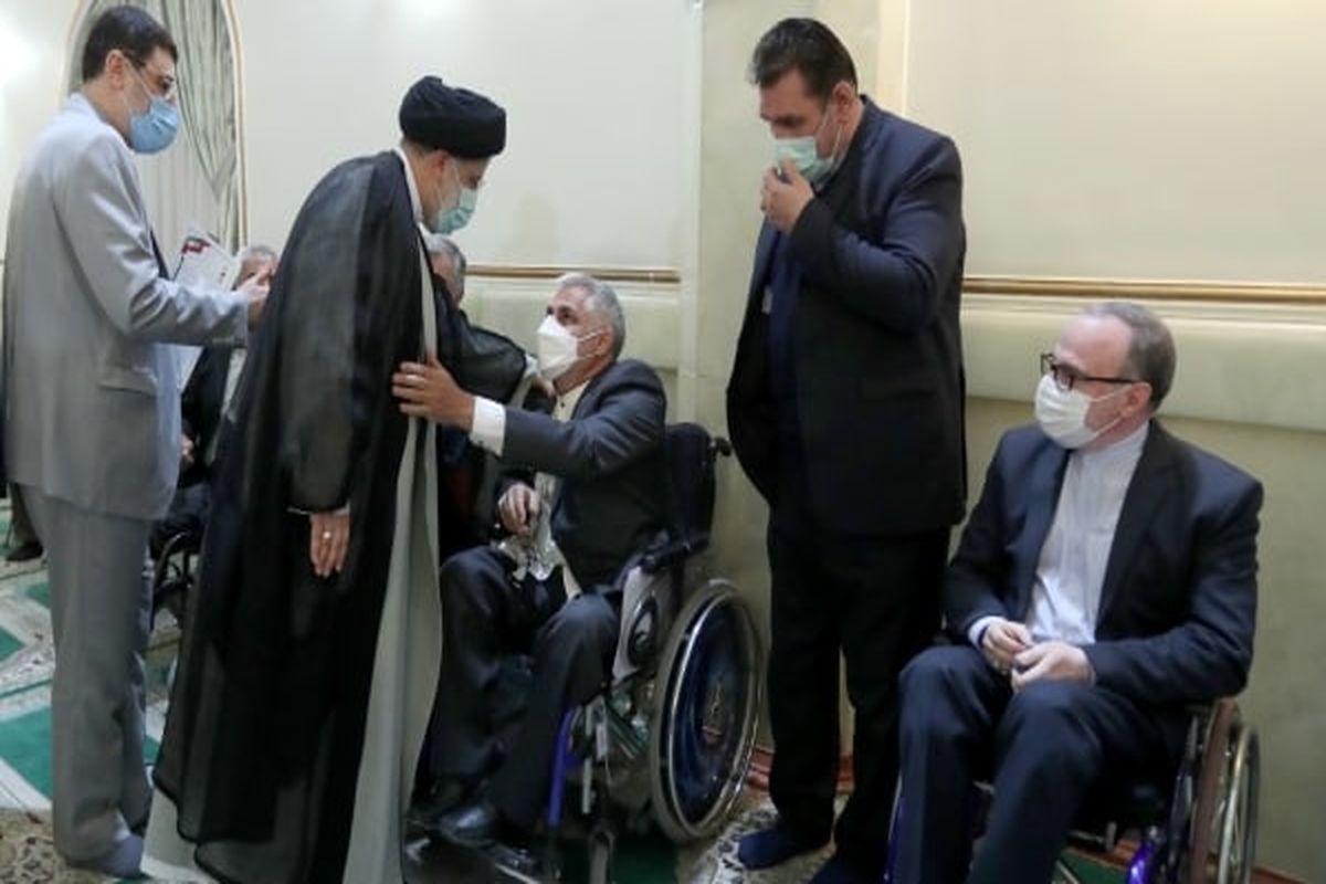 مسجد سلمان فارسی نهاد ریاست جمهوری معطر به عطر حضور ایثارگران و خانواده‌های صبور آنان شد
