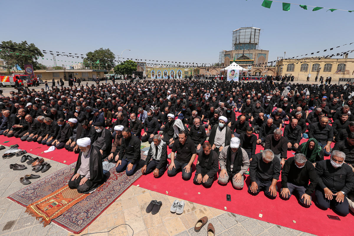 مردم قزوین نماز ظهر تاسوعا را به جماعت اقامه کردند