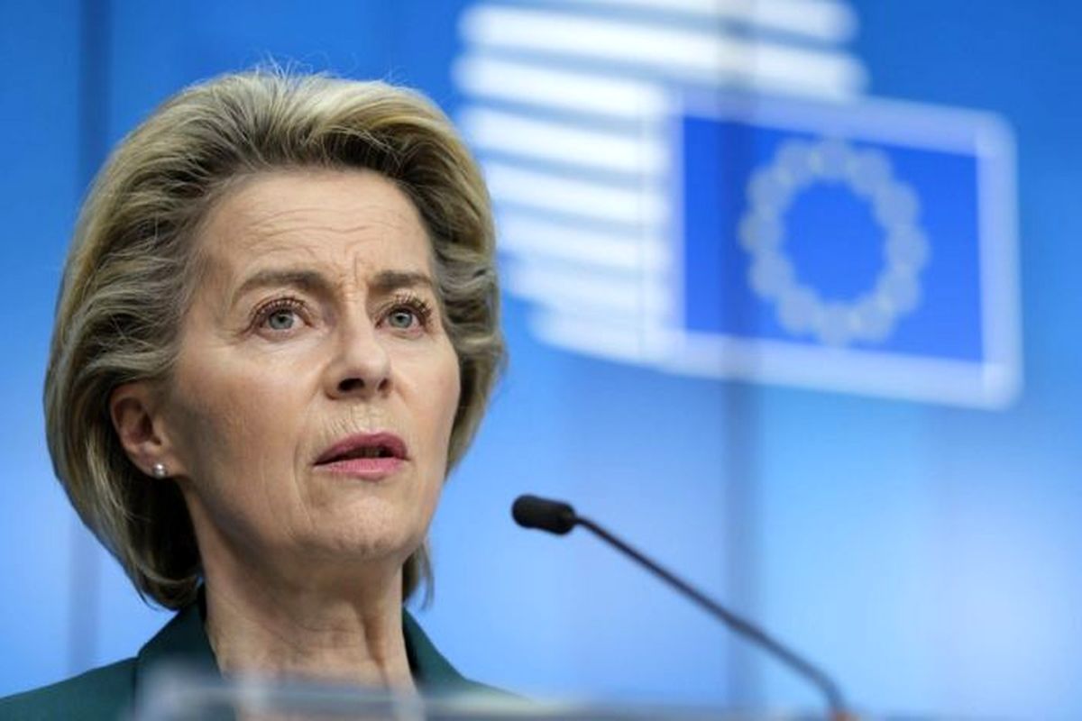 رئیس کمیسیون اتحادیه اروپا؛ پیشنهاد تحریم نفت روسیه در دستور کار ما است