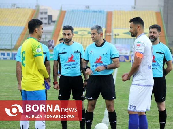 دیدار تیم های فوتبال صنعت نفت  - گل گهر