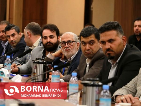 نشست دبیر شورایعالی مناطق آزاد با فعالان فرهنگی و اقتصادی اروند