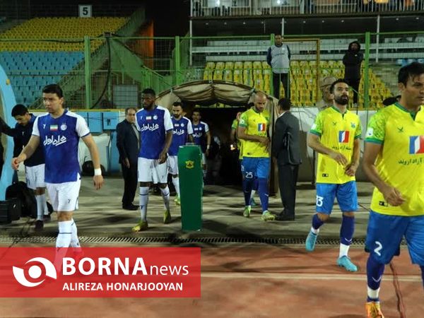 دیدار تیم های فوتبال صنعت نفت - استقلال