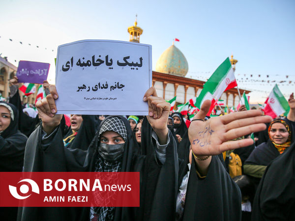 اجرای سرود رفیق شهیدم و سلام فرمانده با حضور دانش آموزان در حرم شاهچراغ(ع)