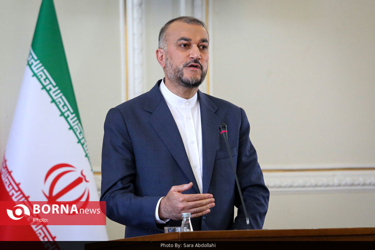 وزیر امورخارجه: از سرگیری پرواز رم- تهران برای مساعی مشترک بخش خصوصی ایران و ایتالیا ضروری است 