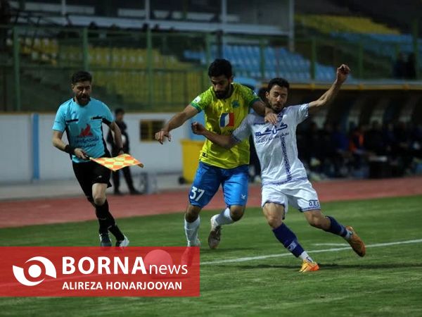 دیدار تیم های فوتبال صنعت نفت  - گل گهر