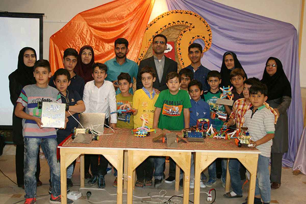 مسابقه رباتیک اعضای مراکز کانون سمنان برگزار شد