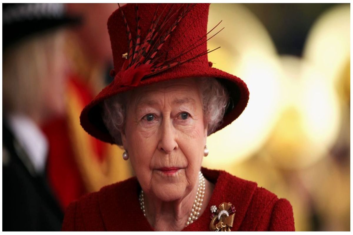 اسب ملکه انگلیس به تابوت او ادای احترام کرد!+عکس