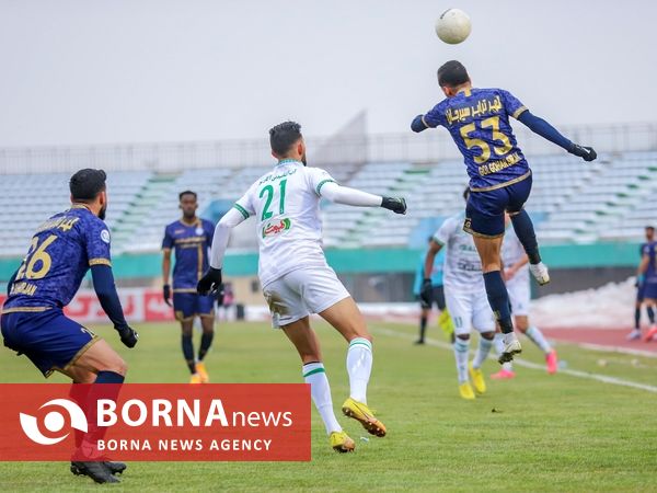 دیدار تیم های فوتبال آلومینیوم - گل گهر