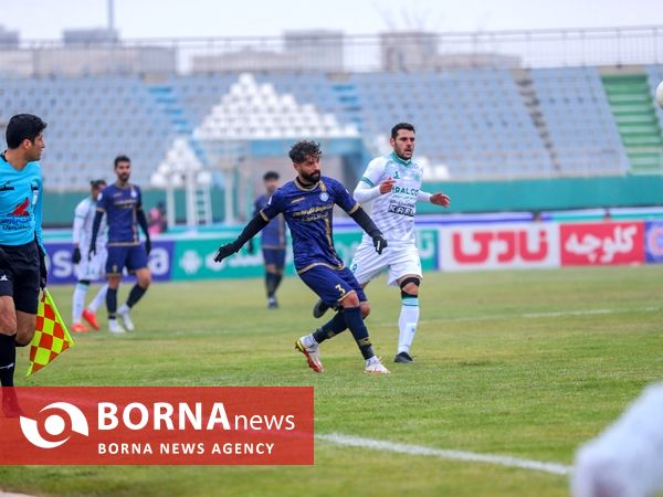 دیدار تیم های فوتبال آلومینیوم - گل گهر