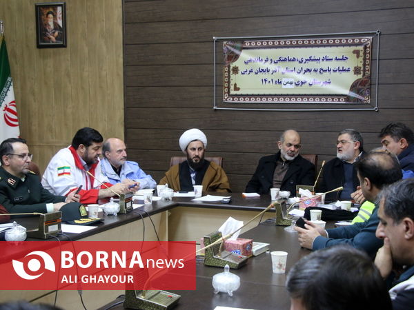 بازدید وزیر کشور از مناطق زلزله‌زده خوی