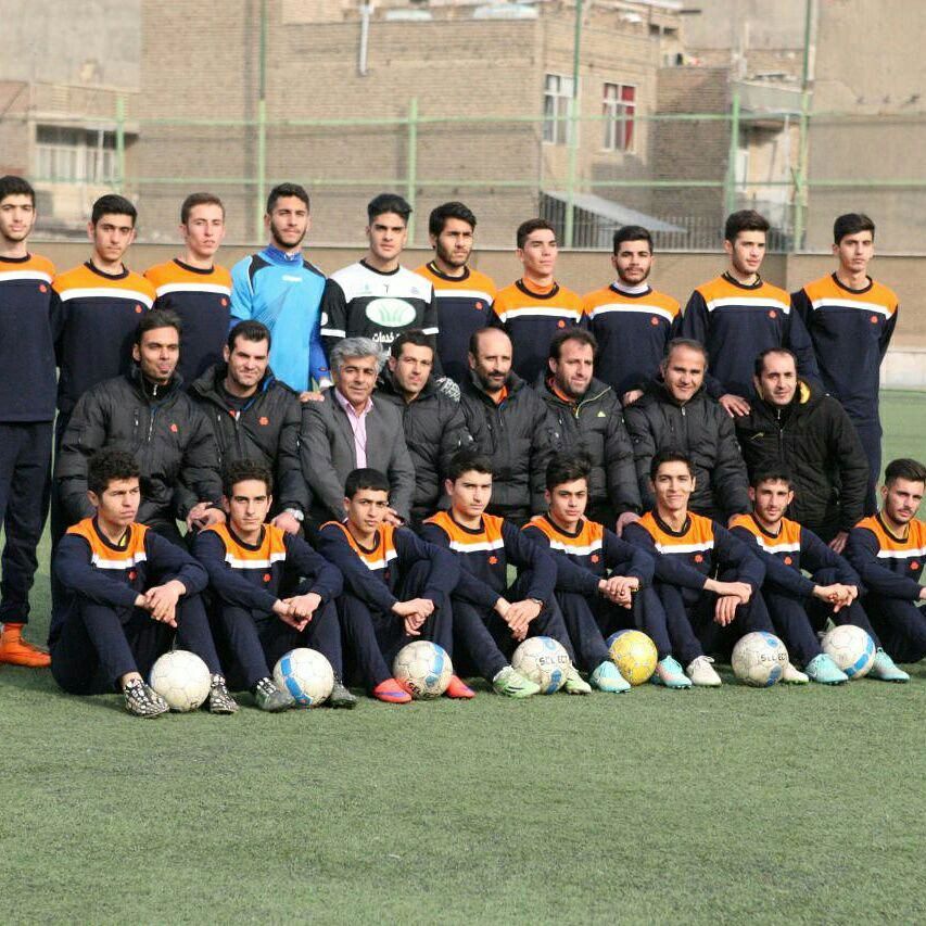 مصطفی گرمرودی  یکی از مربیان جوانان سایپا تهران